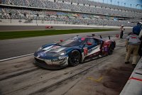 Ford GT 67 Heading Out of the Pits_C_Short_1.jpg